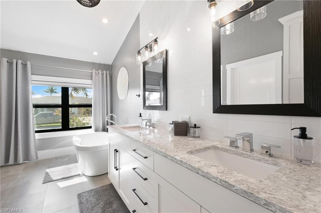219 Angler Ct, Marco Island, FL 34145-25