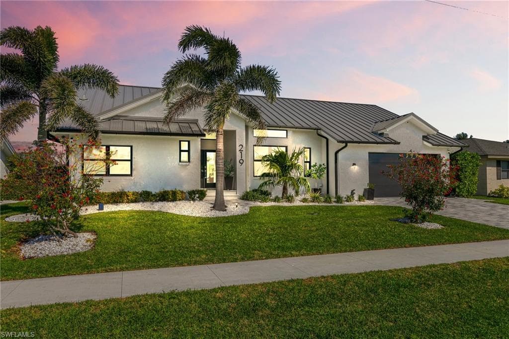 219 Angler Ct, Marco Island, FL 34145-2