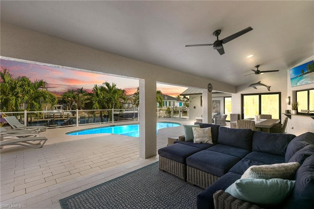 219 Angler Ct, Marco Island, FL 34145-36
