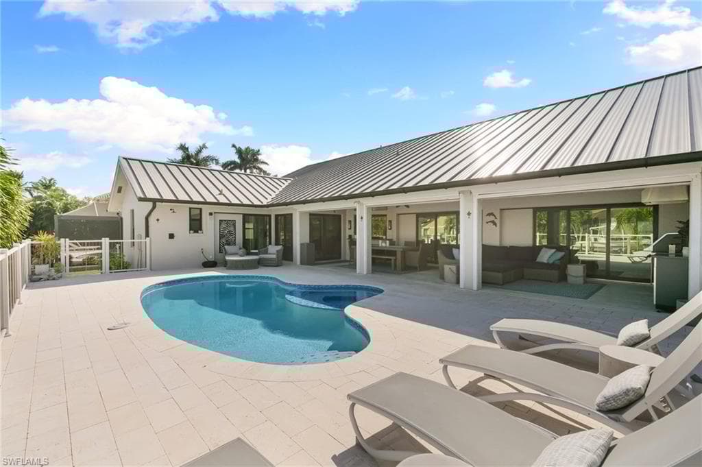 219 Angler Ct, Marco Island, FL 34145-42