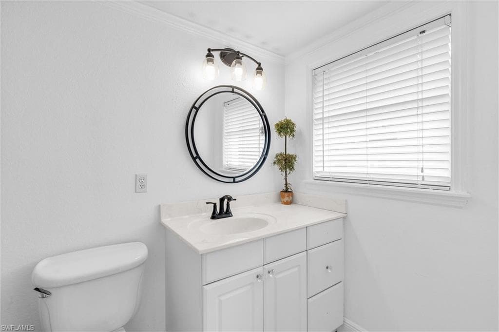 826 109th Ave N, Naples, FL 34108-10