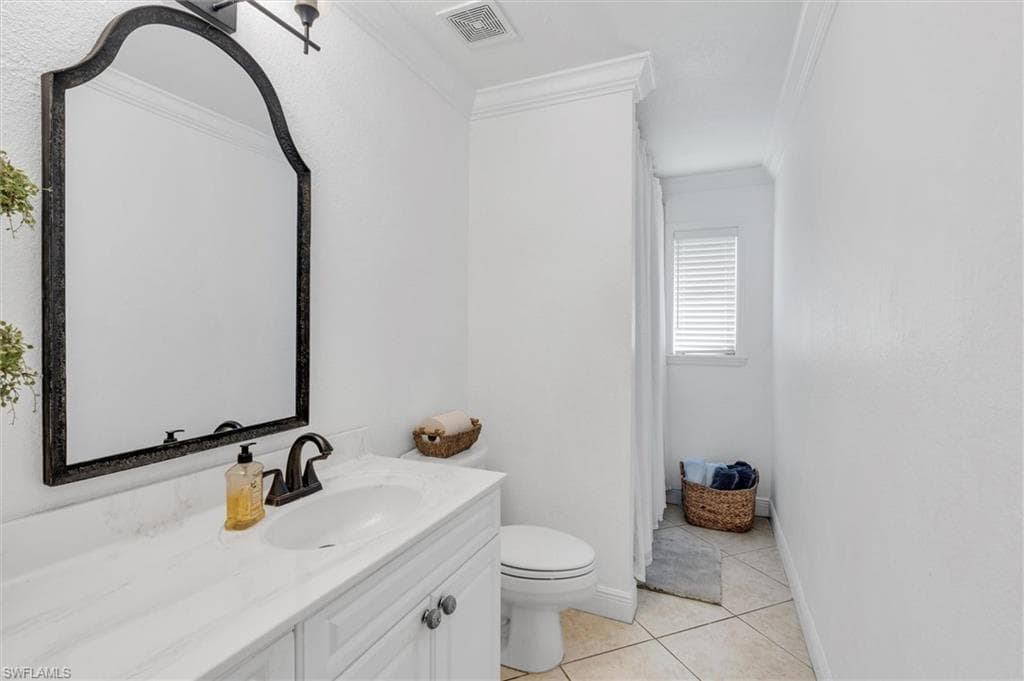 826 109th Ave N, Naples, FL 34108-14