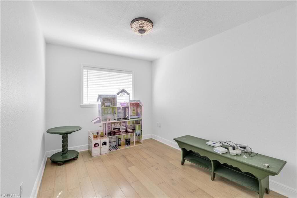 826 109th Ave N, Naples, FL 34108-15