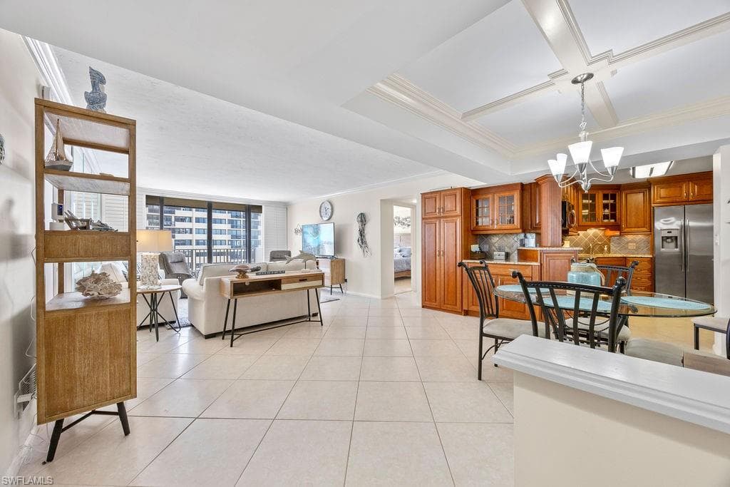 4005 Gulf Shore Blvd N 802, Naples, FL 34103-1