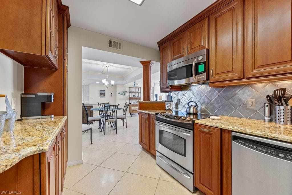 4005 Gulf Shore Blvd N 802, Naples, FL 34103-5