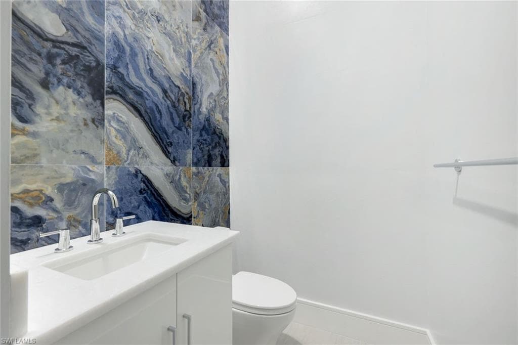 1071 Dana Ct, Marco Island, FL 34145-40