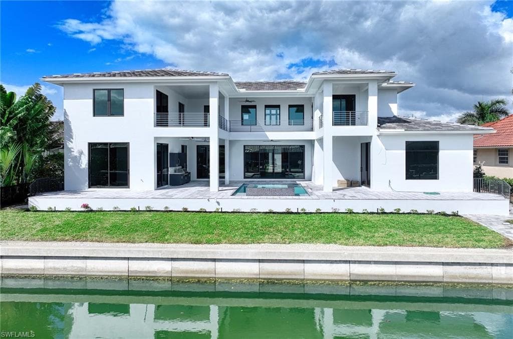 1071 Dana Ct, Marco Island, FL 34145-4