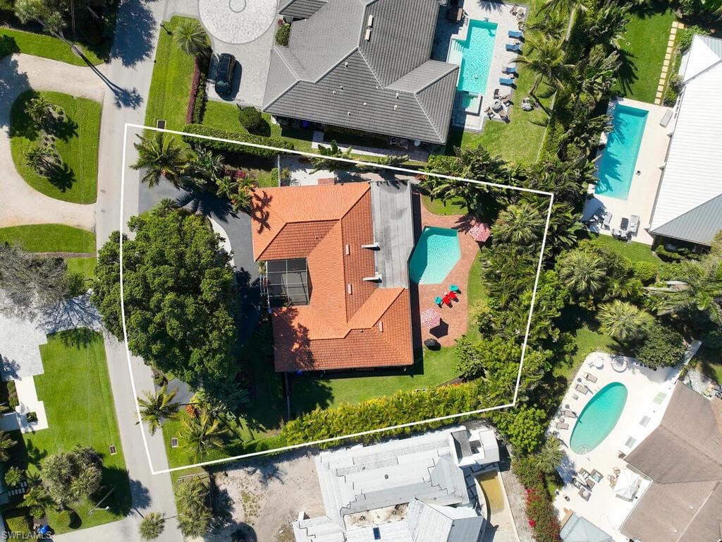 1541 Mandarin Rd, Naples, FL 34102-1