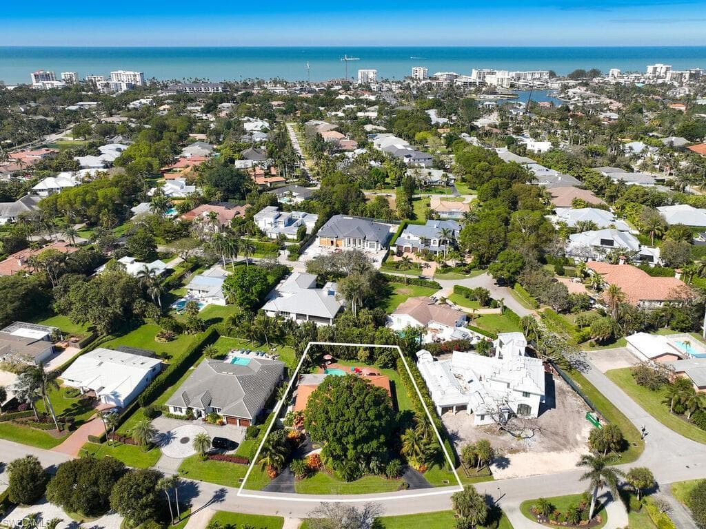 1541 Mandarin Rd, Naples, FL 34102-2