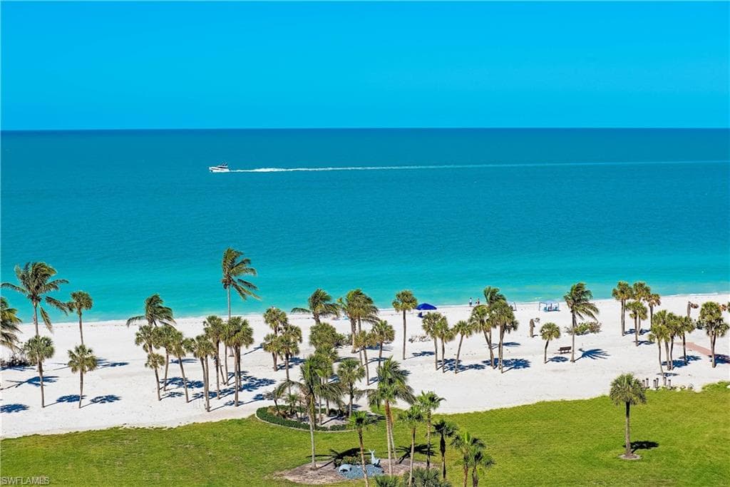 4021 Gulf Shore Blvd N 1006, Naples, FL 34103-18