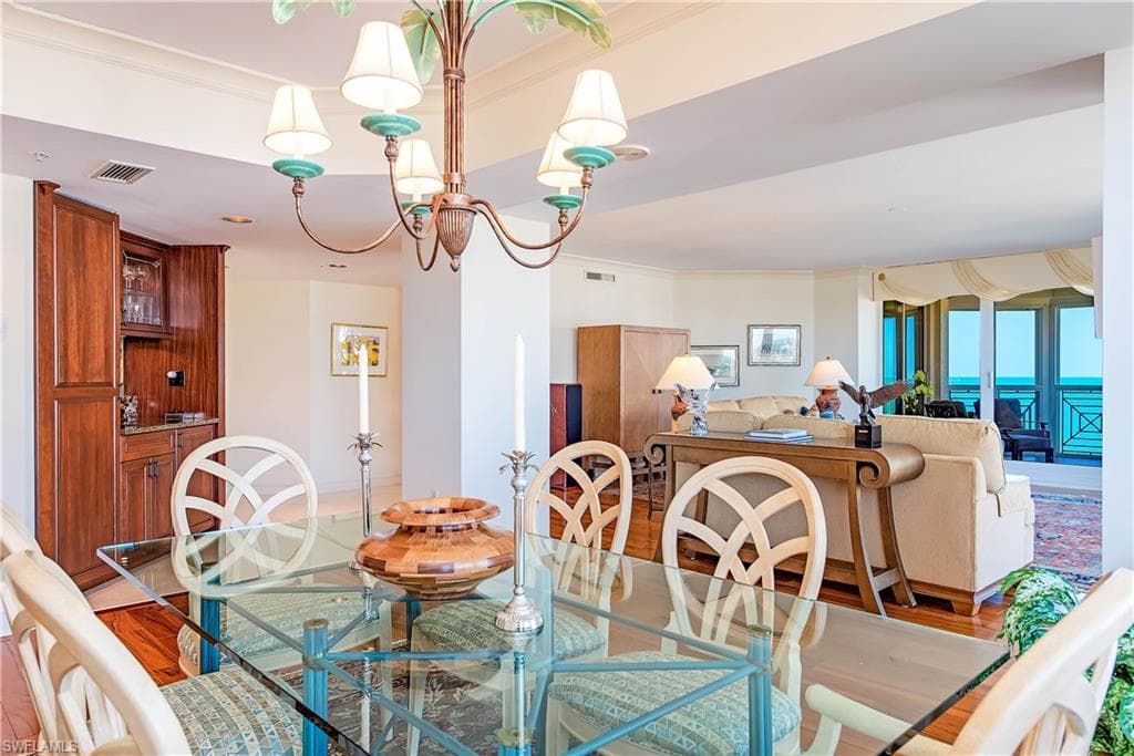 4021 Gulf Shore Blvd N 1006, Naples, FL 34103-6