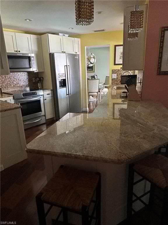 617 51st Ter, Cape Coral, FL 33914-29