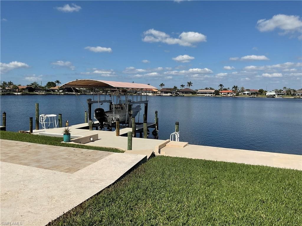 617 51st Ter, Cape Coral, FL 33914-5
