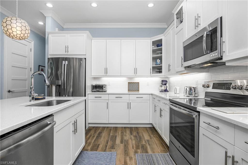 7193 Dominica Dr, Naples, FL 34113-14