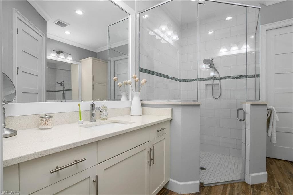 7193 Dominica Dr, Naples, FL 34113-19