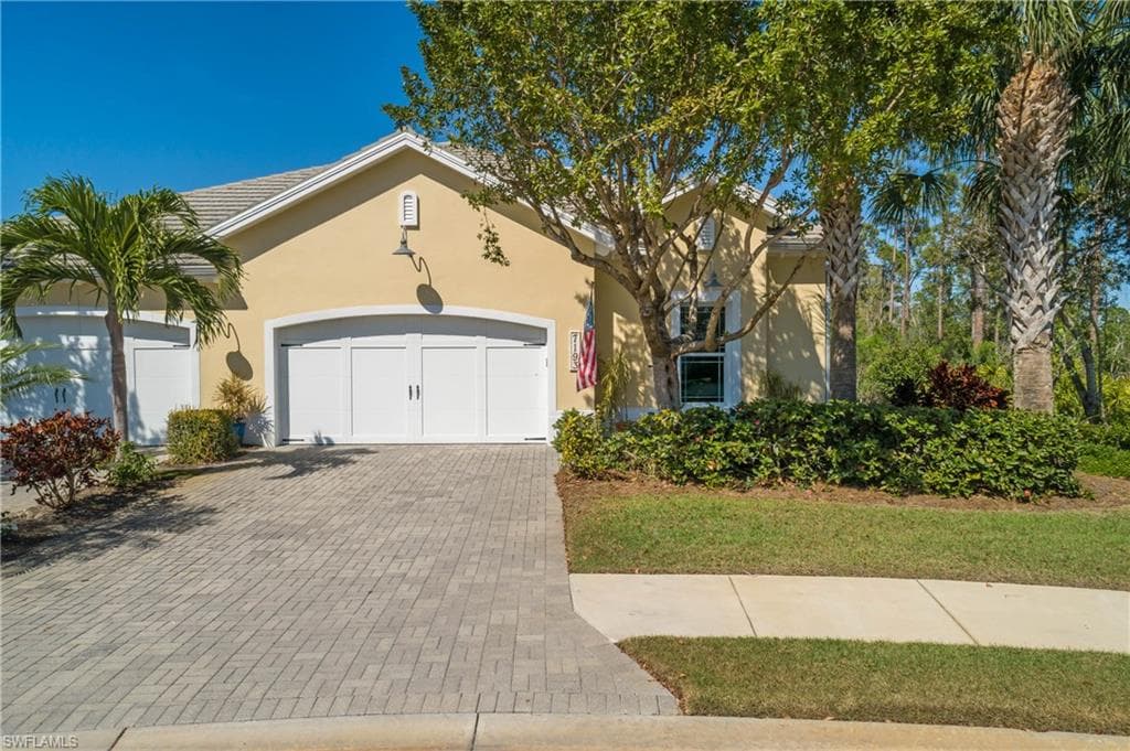 7193 Dominica Dr, Naples, FL 34113-28
