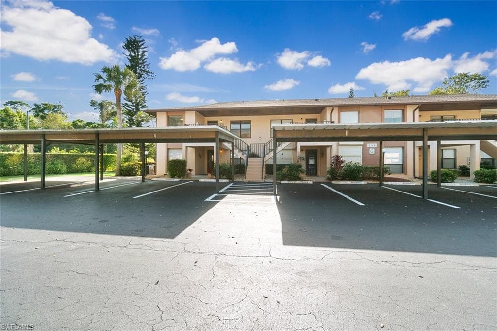 248 Pebble Beach Cir G201, Naples, FL 34113-1