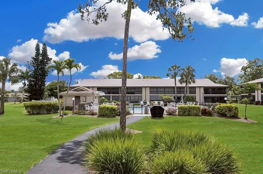 248 Pebble Beach Cir G201, Naples, FL 34113-27