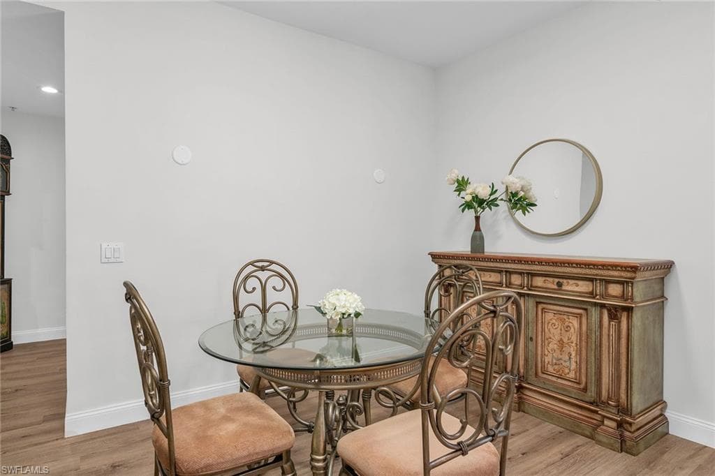 3975 Deer Crossing Ct 102, Naples, FL 34114-9