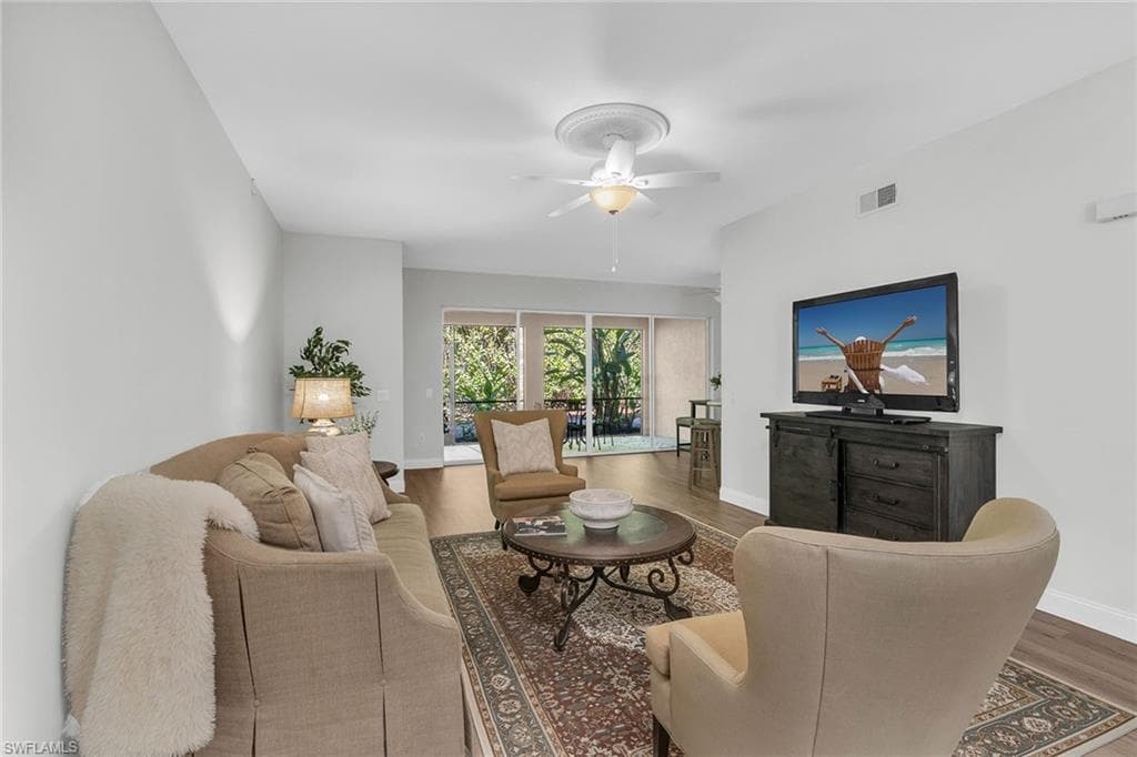 3975 Deer Crossing Ct 102, Naples, FL 34114-10