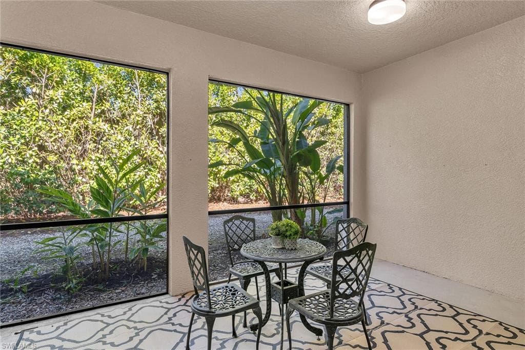 3975 Deer Crossing Ct 102, Naples, FL 34114-18