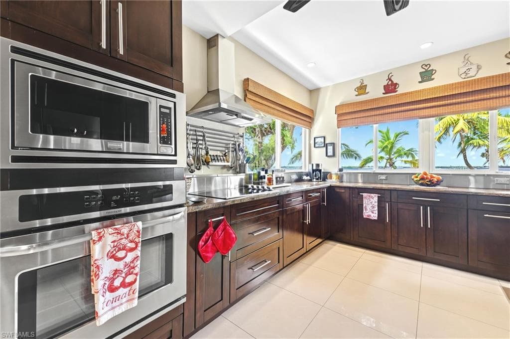 3385 Riverside Dr, Fort Myers, FL 33916-12
