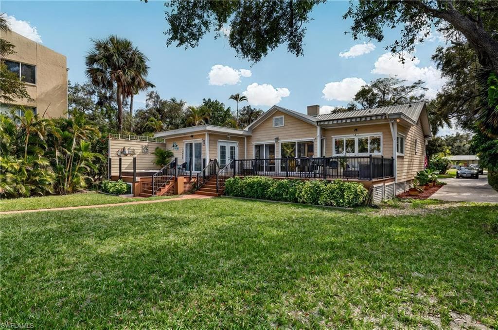 3385 Riverside Dr, Fort Myers, FL 33916-19