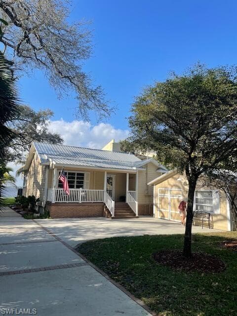 3385 Riverside Dr, Fort Myers, FL 33916-1