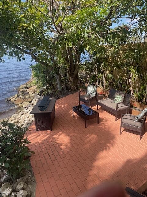3385 Riverside Dr, Fort Myers, FL 33916-33