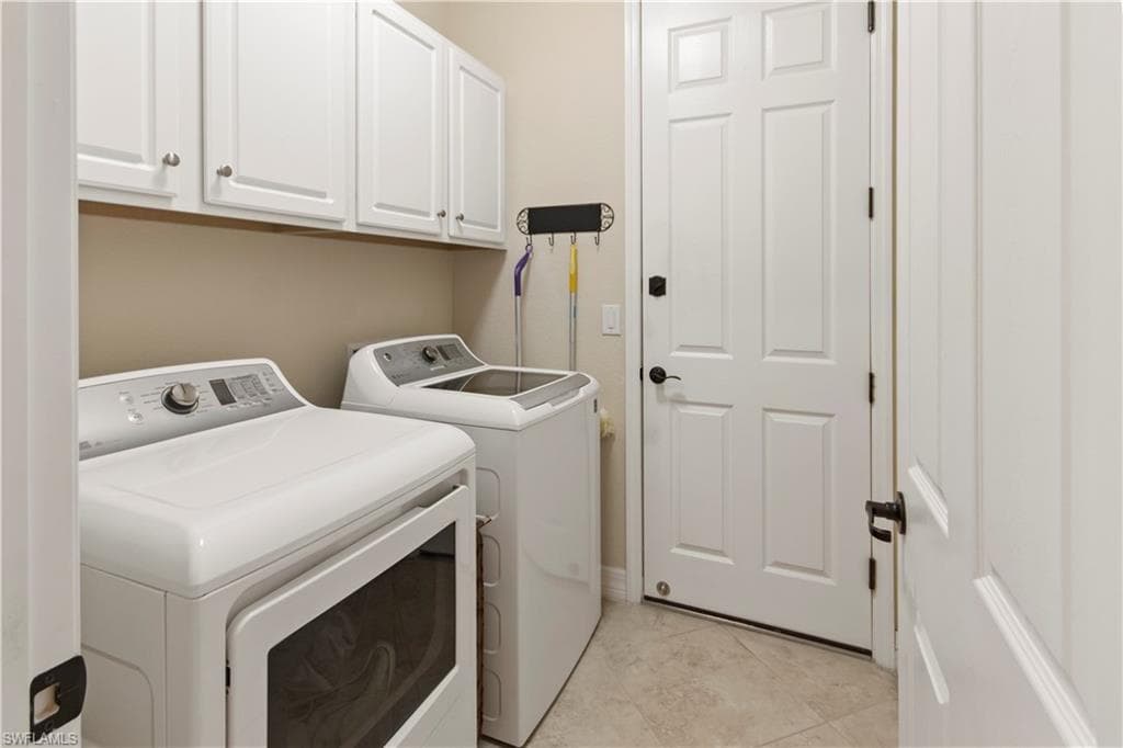 28091 Edenderry Ct, Bonita Springs, FL 34135-23