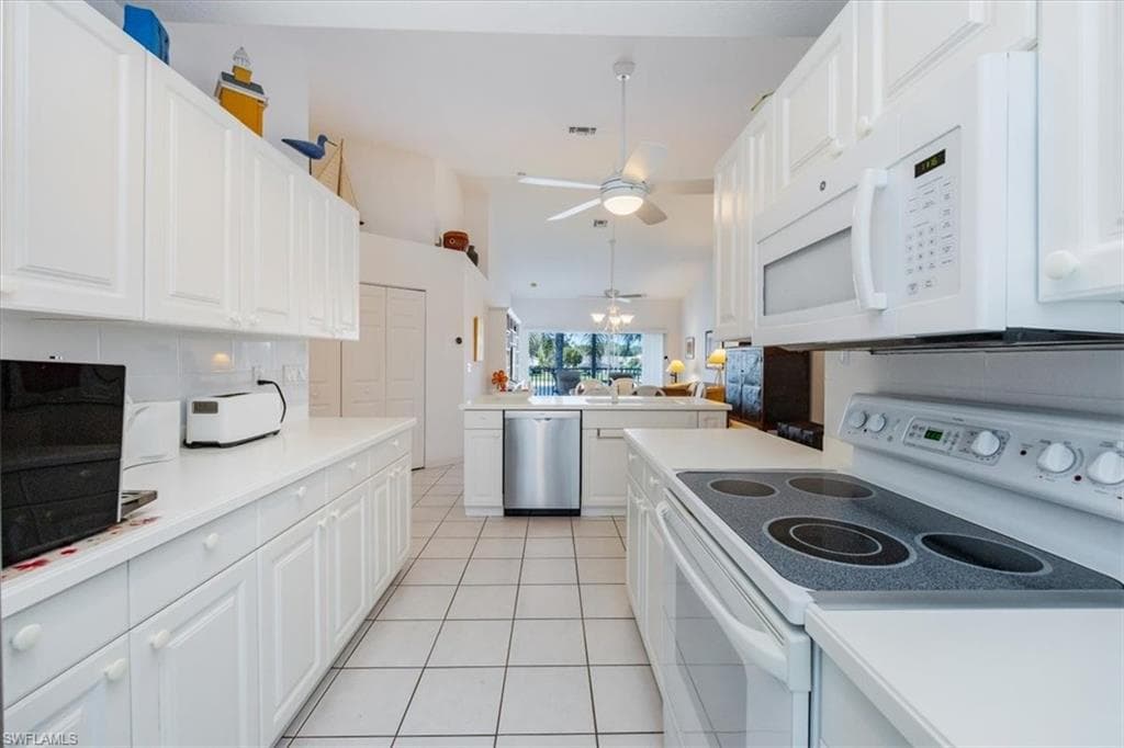 1090 Partridge Cir 201, Naples, FL 34104-11