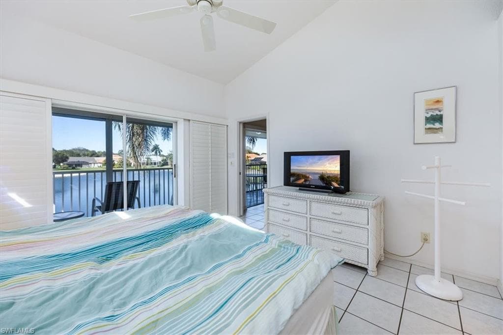 1090 Partridge Cir 201, Naples, FL 34104-16