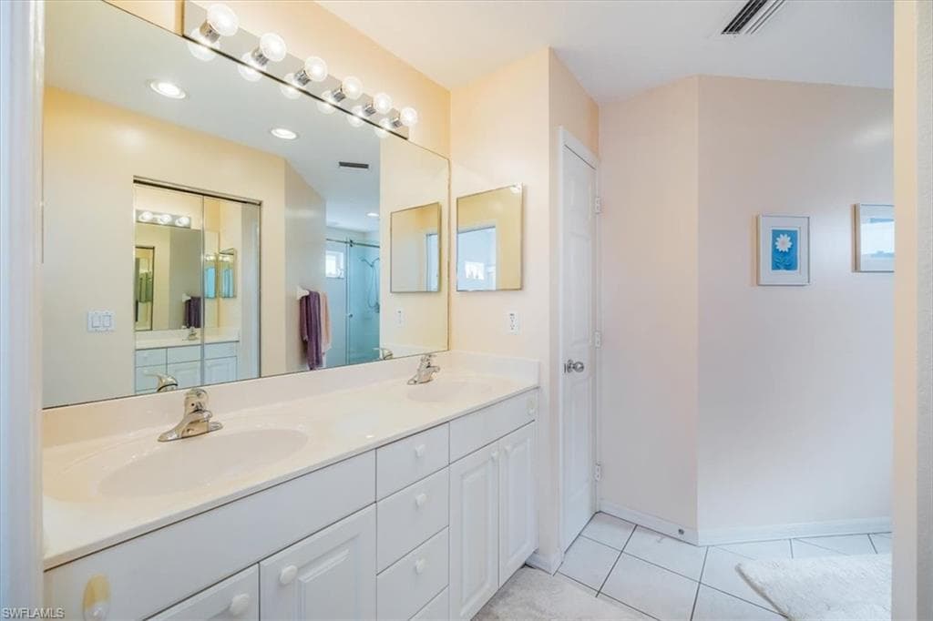 1090 Partridge Cir 201, Naples, FL 34104-19