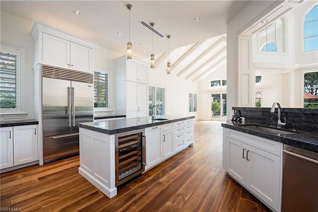 7100 Verde Way, Naples, FL 34108-7
