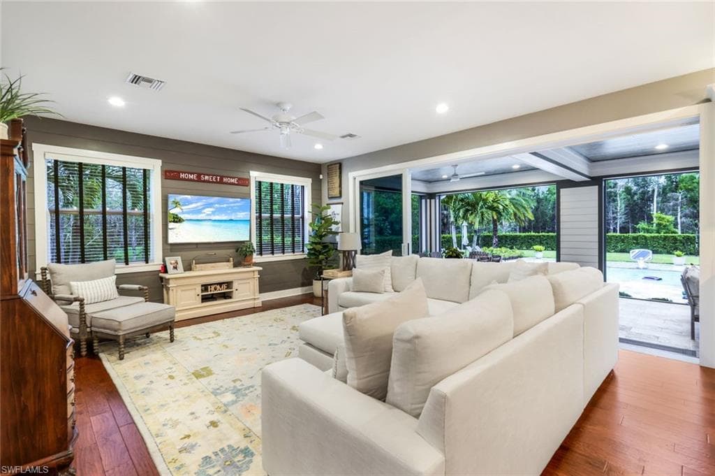 7040 Bottlebrush Ln, Naples, FL 34109-4