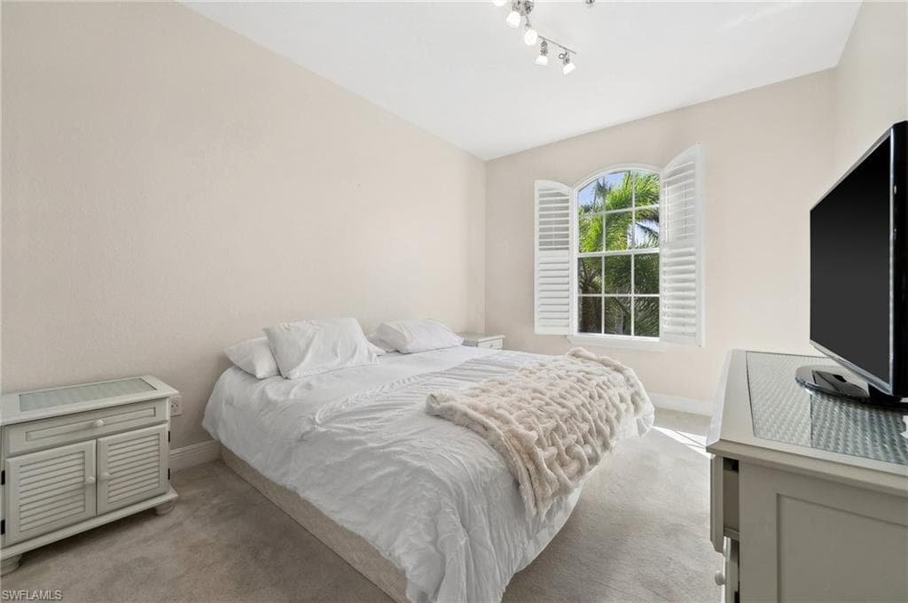 12858 Carrington Cir 8-201, Naples, FL 34105-27