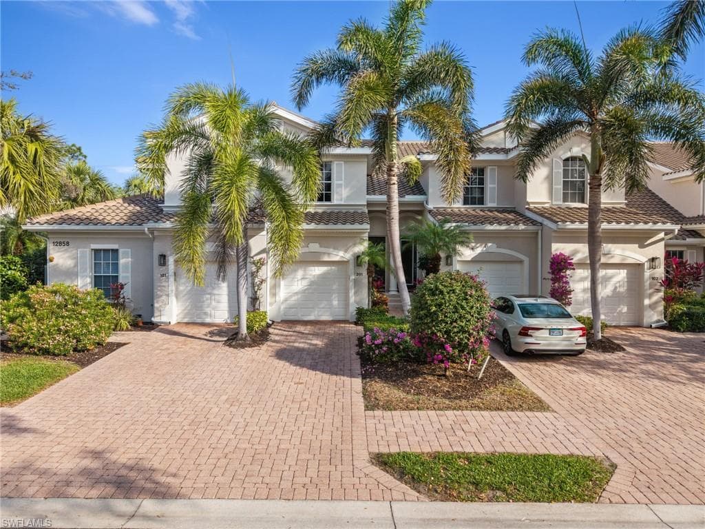 12858 Carrington Cir 8-201, Naples, FL 34105-2