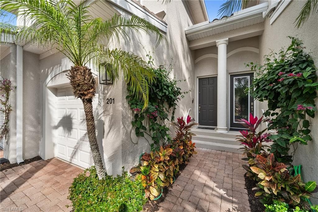 12858 Carrington Cir 8-201, Naples, FL 34105-32