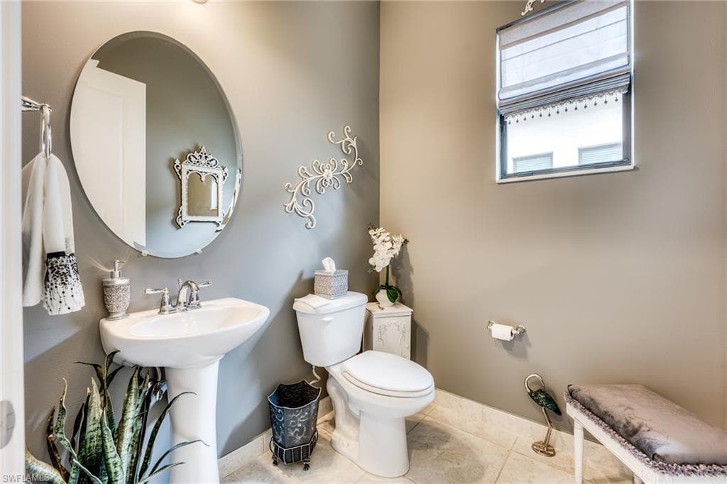 9293 Woodhurst Dr, Naples, FL 34120-10