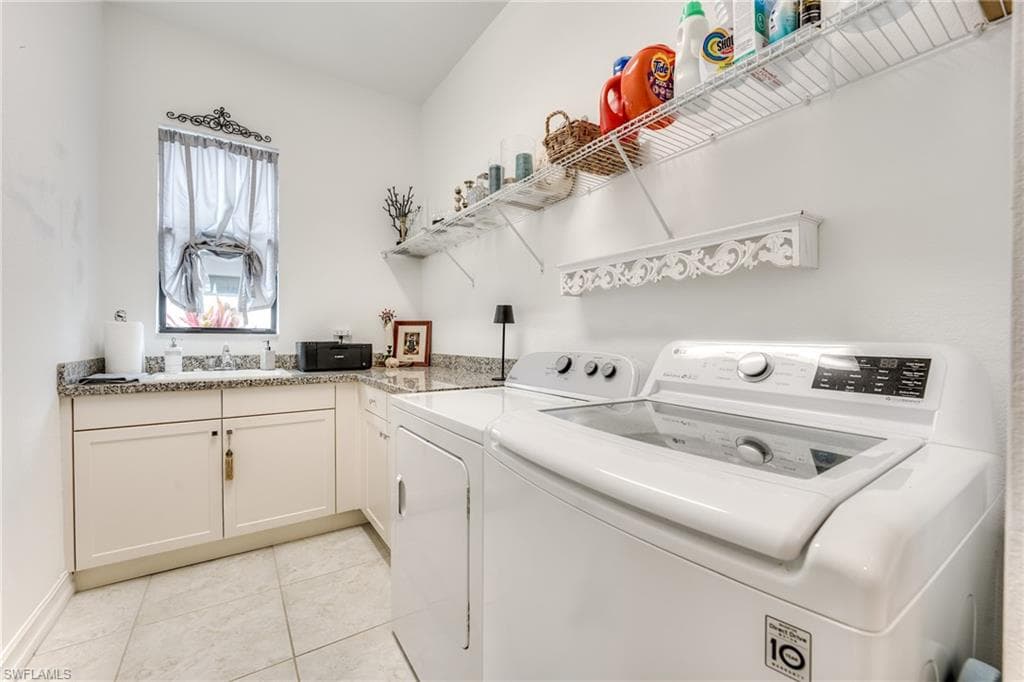 9293 Woodhurst Dr, Naples, FL 34120-17