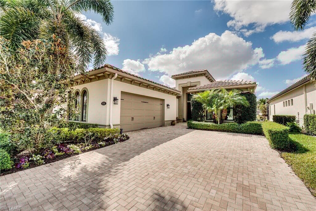 9293 Woodhurst Dr, Naples, FL 34120-1