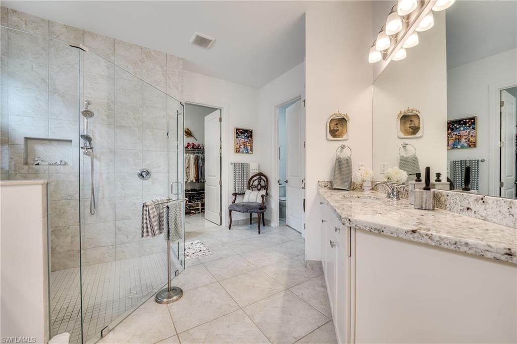 9293 Woodhurst Dr, Naples, FL 34120-22