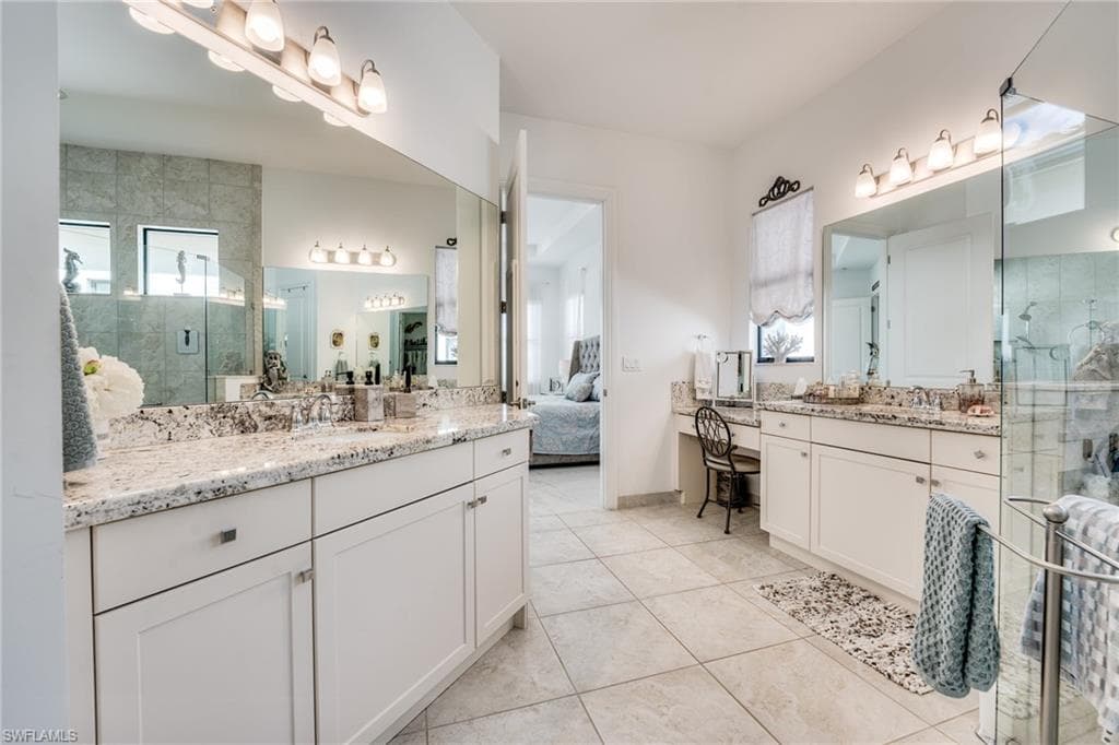 9293 Woodhurst Dr, Naples, FL 34120-24