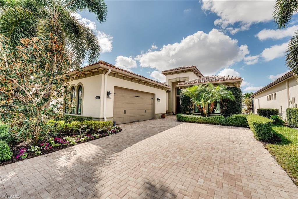 9293 Woodhurst Dr, Naples, FL 34120-2