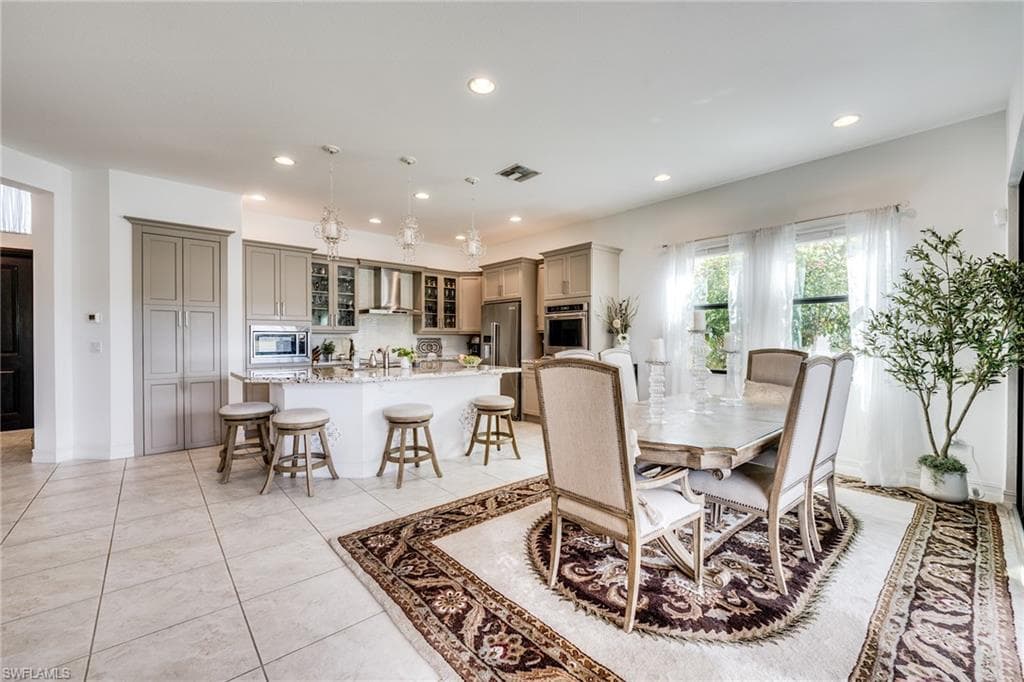 9293 Woodhurst Dr, Naples, FL 34120-32