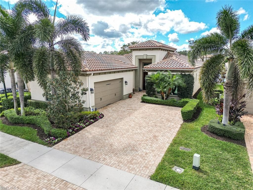 9293 Woodhurst Dr, Naples, FL 34120-3
