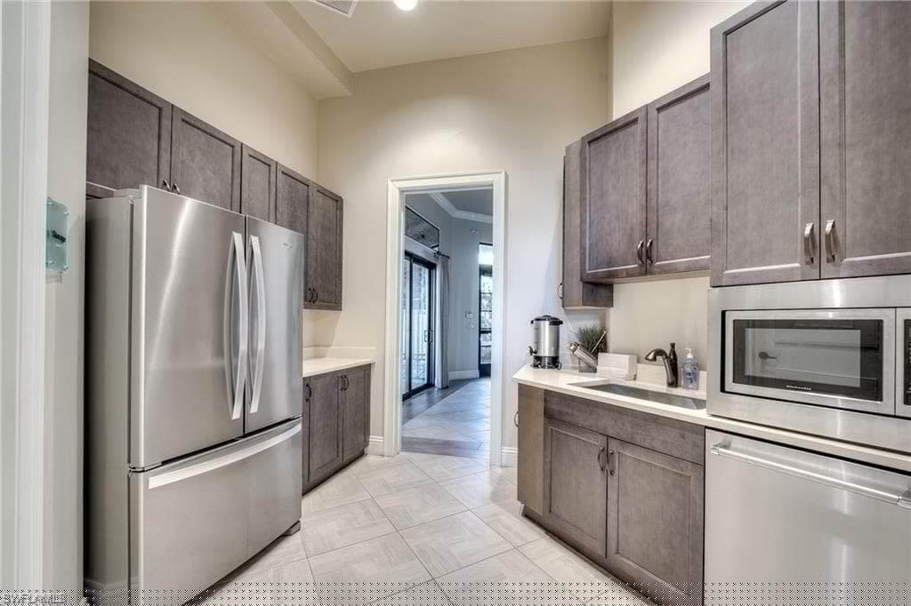 9293 Woodhurst Dr, Naples, FL 34120-39