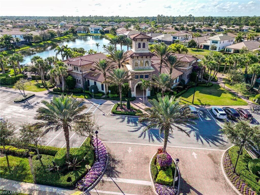 9293 Woodhurst Dr, Naples, FL 34120-43