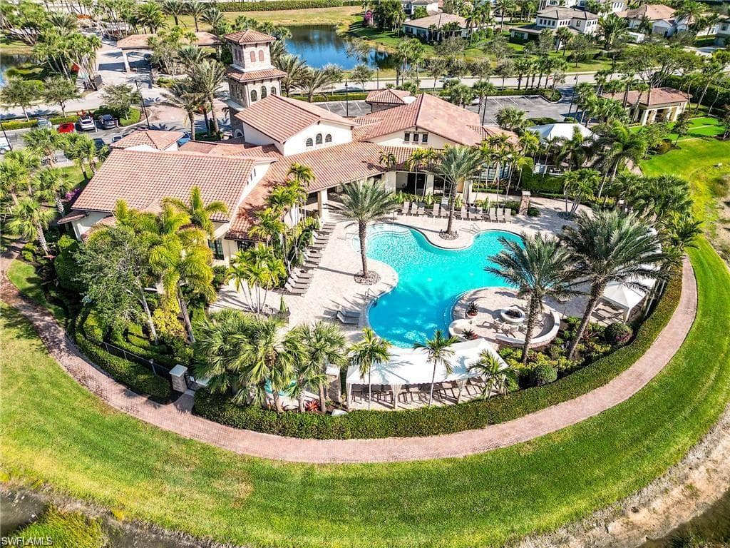 9293 Woodhurst Dr, Naples, FL 34120-46