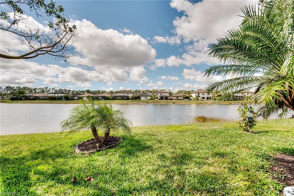 9293 Woodhurst Dr, Naples, FL 34120-4
